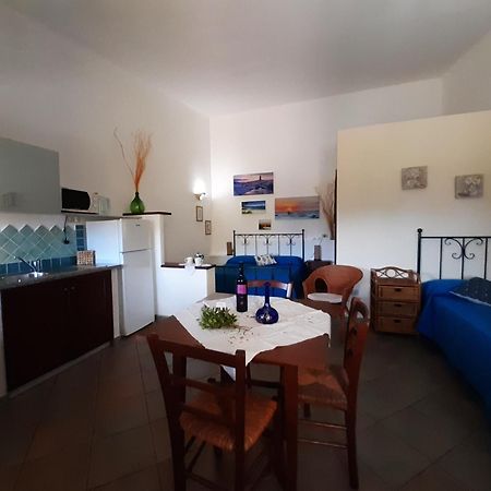 Agriturismo Campesi Casale Tra Le Vigne อาเญ็นตู ภายนอก รูปภาพ