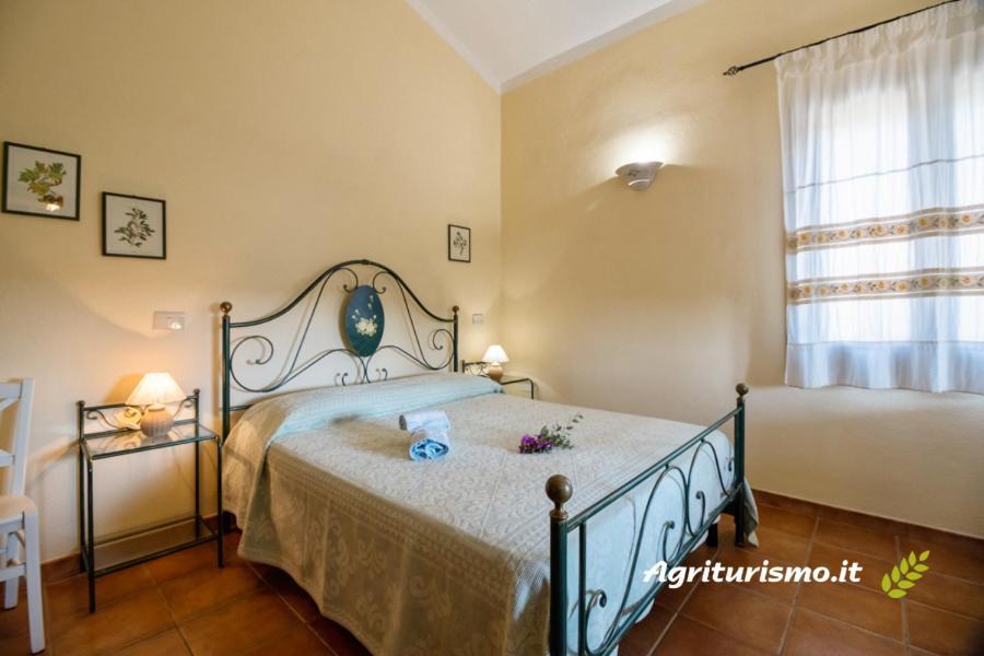 Agriturismo Campesi Casale Tra Le Vigne อาเญ็นตู ภายนอก รูปภาพ