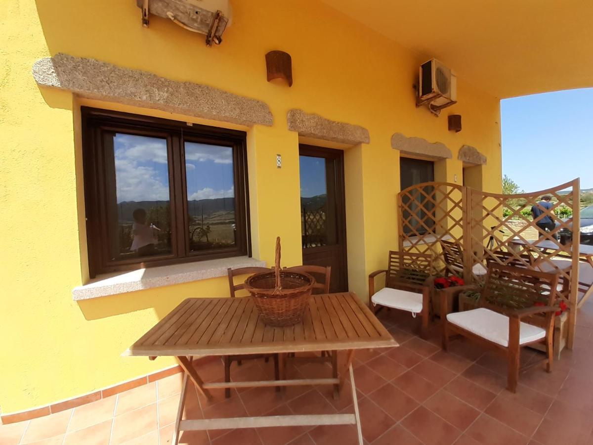 Agriturismo Campesi Casale Tra Le Vigne อาเญ็นตู ภายนอก รูปภาพ