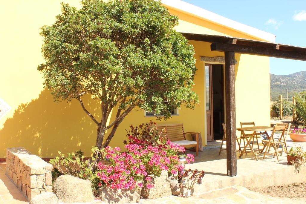 Agriturismo Campesi Casale Tra Le Vigne อาเญ็นตู ภายนอก รูปภาพ