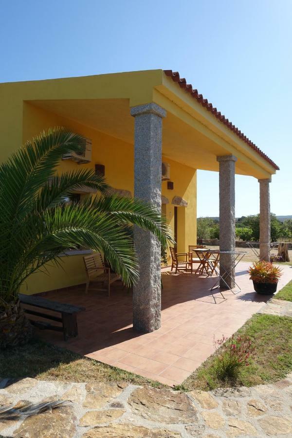 Agriturismo Campesi Casale Tra Le Vigne อาเญ็นตู ภายนอก รูปภาพ