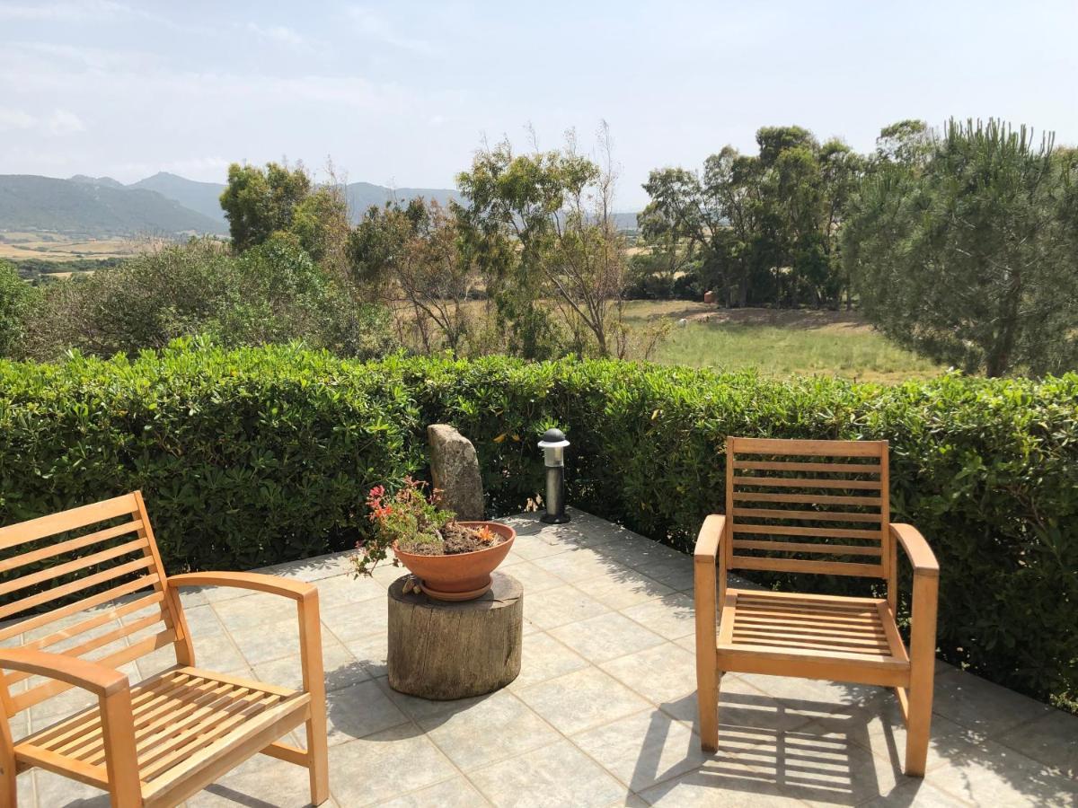 Agriturismo Campesi Casale Tra Le Vigne อาเญ็นตู ภายนอก รูปภาพ