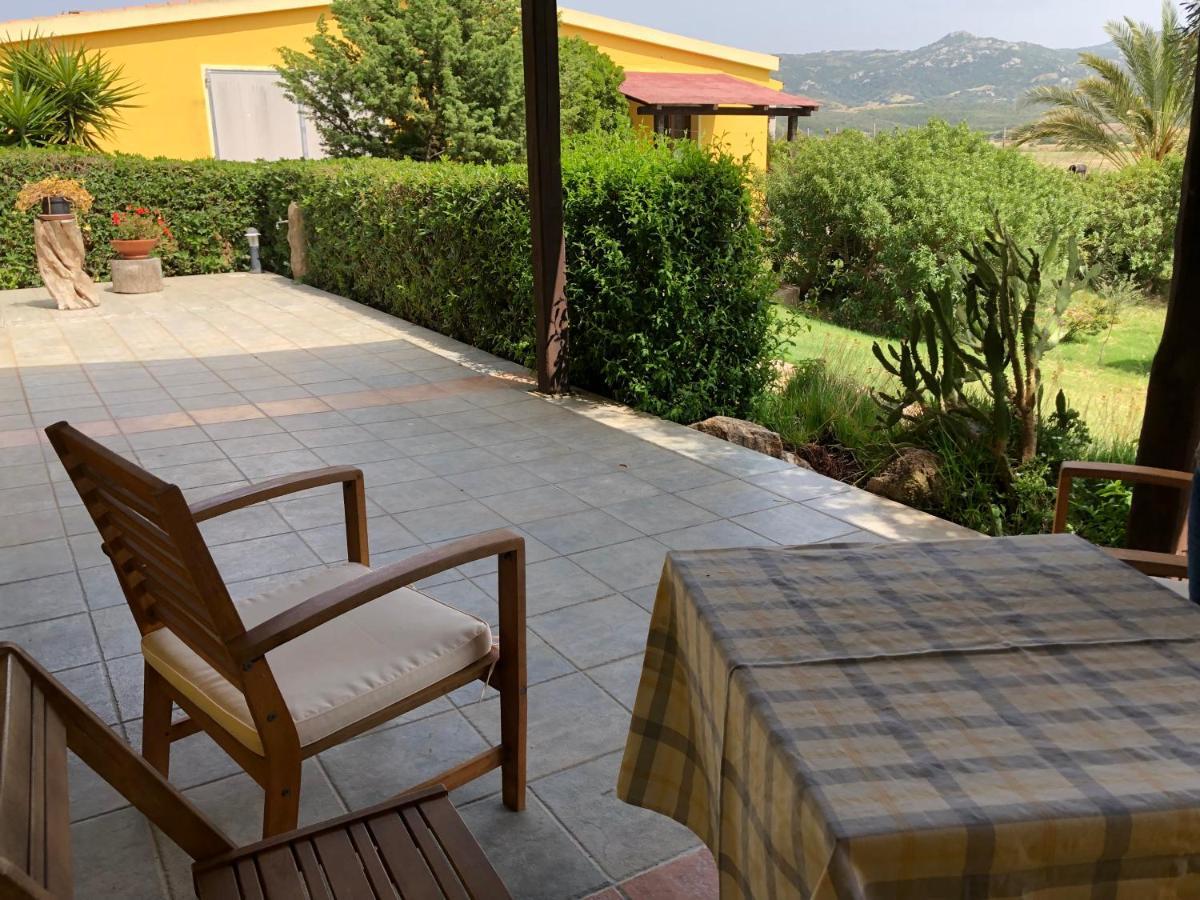 Agriturismo Campesi Casale Tra Le Vigne อาเญ็นตู ภายนอก รูปภาพ